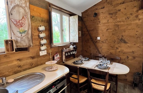 Gondrin House | Cozy cottage in a green and peaceful setting.