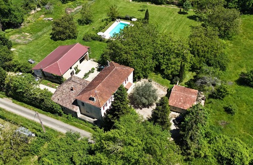 Gondrin House | Cozy cottage in a green and peaceful setting.