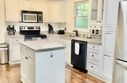 Huntsville Cottage | Cozy Cottage 🏡in Five Points. 4 min from Downtown/15 min from the airport ✈️.