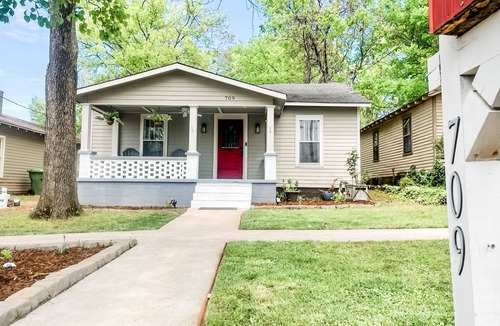 Huntsville Cottage | Cozy Cottage 🏡in Five Points. 4 min from Downtown/15 min from the airport ✈️.