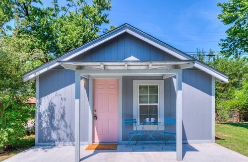 Helm Farm Cottage | Cozy Cottage in Heart of OKC