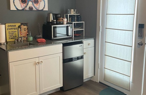 Montgomery House | Cozy Cottage in Historic Downtown Montgomery