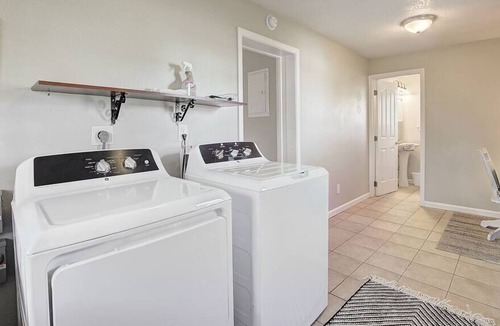 Joplin Cottage | Cozy Cottage in Joplin