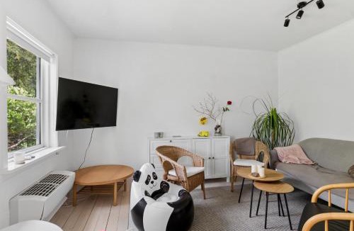 Nykobing Sjaelland House | Cozy Cottage In Nykøbing Sjælland