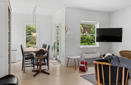 Nykobing Sjaelland House | Cozy Cottage In Nykøbing Sjælland