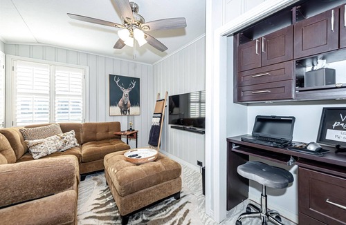 Garden Oaks House | Cozy Cottage in Oak Forest