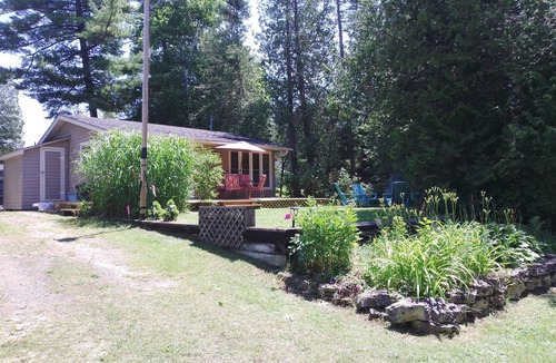 Sauble Beach Cottage | Cozy cottage in Sauble Beach - Steps to beach