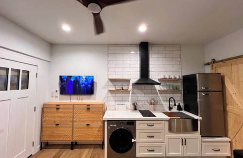Southeastern Sacramento House | Cozy Cottage in Sacramento with Fire Pit & Backyard Movie Nights