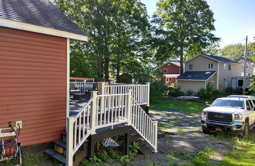 Pulaski House | Cozy Cottage in Sandy Pond 2