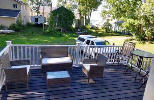 Pulaski House | Cozy Cottage in Sandy Pond 2