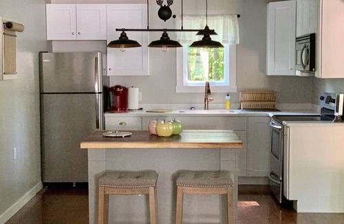 Carlisle House | Cozy Cottage in the Woods