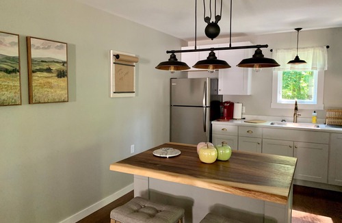 Carlisle House | Cozy Cottage in the Woods