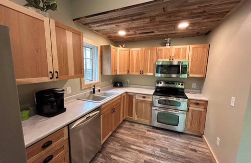 Berwick Apartment | Cozy cottage in the woods