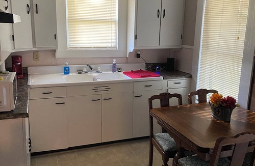 Zavalla Cottage | Cozy Cottage in Zavalla. Minutes to Lake Sam Rayburn near Cassel Boykins.