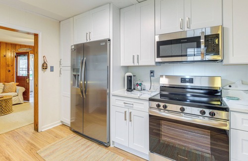 Colonial Beach House | Cozy Cottage Just 2 Blocks From the River!
