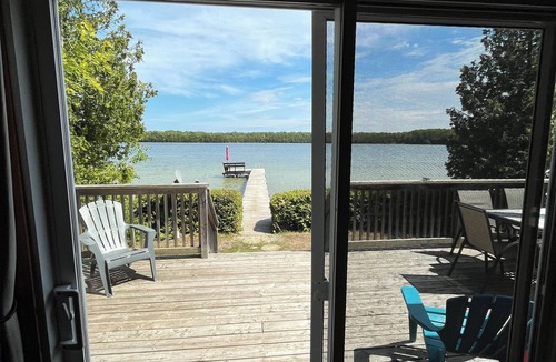 Tobermory Cottage | Cozy cottage located on Cameron Lake in beautiful Bruce Peninsula