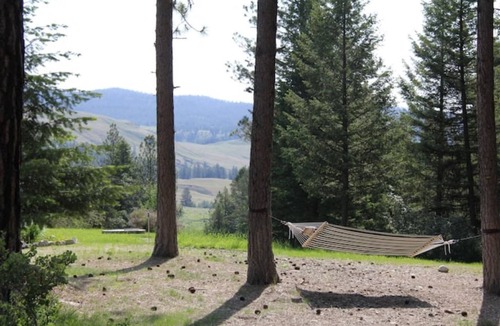 Tonasket Cottage | Cozy Cottage~Mini Golf! ~Aeneas Valley