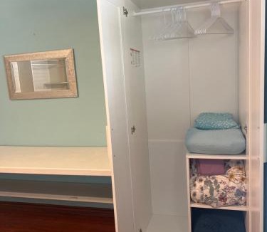 Bacliff House | Cozy Cottage mins from NASA, Kemah Boardwalk, Galveston Bay