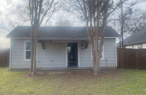 Cedar Hill House | Cozy Cottage nCedar Hill nWelcoming house with AC in charming Cedar Hill