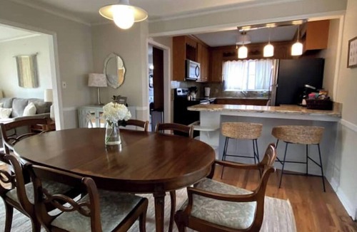 Mayo Meadow House | Cozy Cottage near Expo, Pets Welcome!