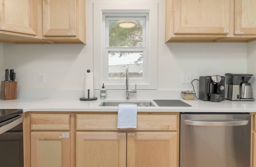 Southeast Eugene House | Cozy Cottage Near it All