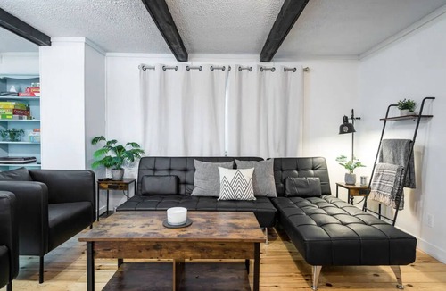 Grey Highlands Cottage | Cozy cottage near Lake Eugenia