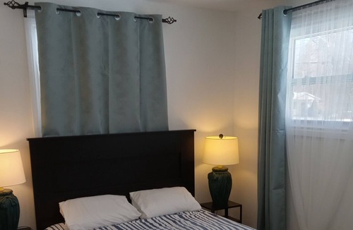 Alcona House | Cozy Cottage near Lake Simcoe