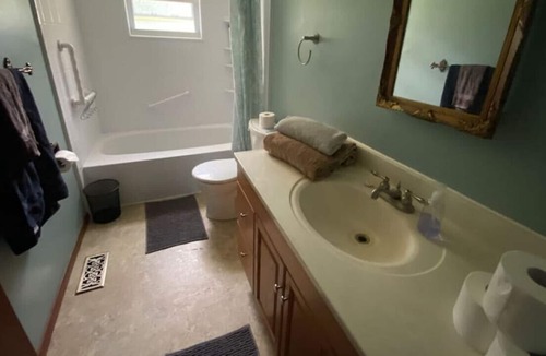 Grafton Condo | Cozy Cottage Near Lake & Toronto