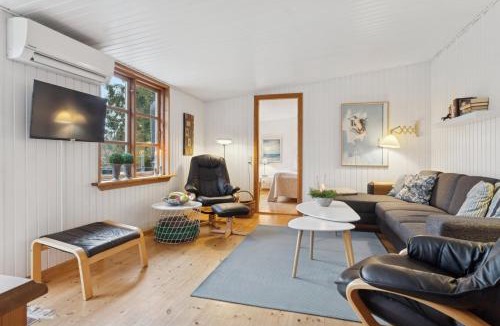 Borup House | Cozy Cottage Near Swimming Lake