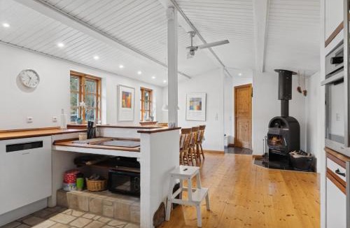 Borup House | Cozy Cottage Near Swimming Lake