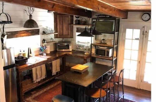 Tyrone Cottage | Cozy Cottage Nestled on Waters Edge