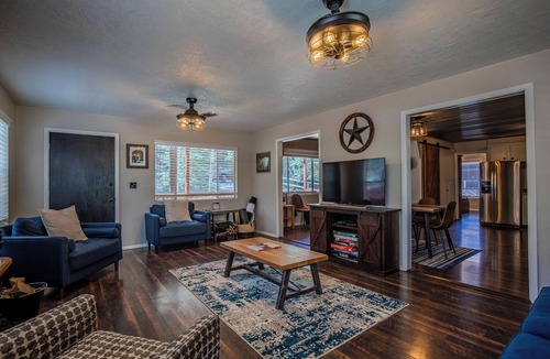 Cloudcroft House | Cozy cottage nestled in the middle of Cloudcroft