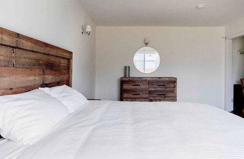 Keswick House | Cozy cottage "New Moon" by the Lake Simcoe