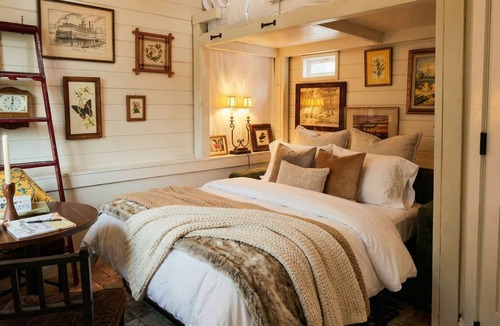 Clifton House | Cozy Cottage off Frankfort Avenue