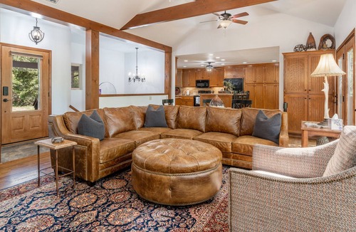 Bixby Cottage | Cozy Cottage on 140 Acres | Just 30 minutes from Tulsa