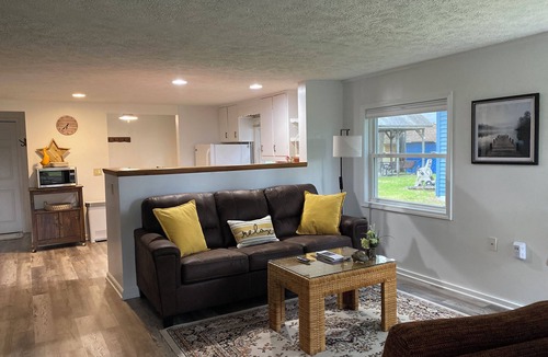 Baldwin Cottage | Cozy Cottage on Big Star Lake, Minising Pointe in Baldwin, MI.