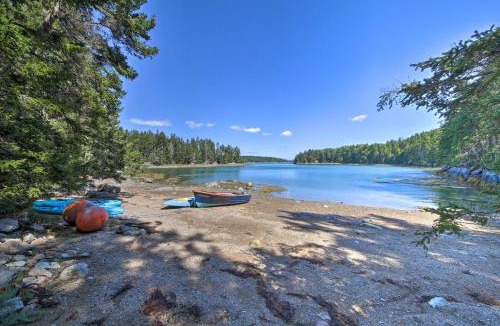 Stonington House | Cozy Cottage on Cat Cove with Wraparound Deck!