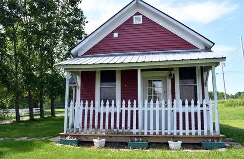 Canton Cottage | Cozy Cottage on Horse Farm