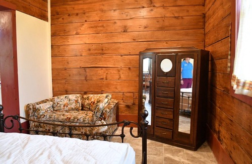 Canton Cottage | Cozy Cottage on Horse Farm
