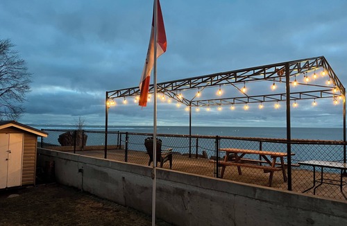 Leamington Cottage | Cozy Cottage on Lake Erie!