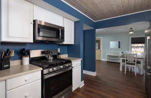 Warrensburg House | Cozy Cottage on Main