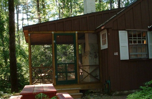 Holderness Cottage | Cozy Cottage on Quiet White Oak Pond
