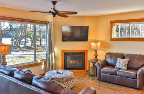 Nisswa Cottage | Cozy Cottage on the Lake off of Paul Bunyan Trail. Walking distance to Nisswa.