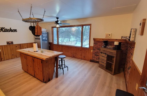 Alexandria Bay House | Cozy Cottage on Quiet Street – Walk to Beach & Downtown
