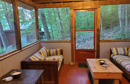 Forest Dale Cottage | Cozy Cottage overlooking Lake Dunmore