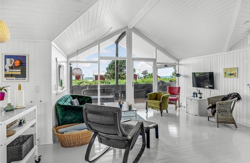 Trend House | Cozy cottage overlooking water and countryside in Trend Strand.