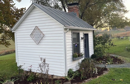 Batesville Cottage | Cozy Cottage Perfect for a Charming Charlottesville