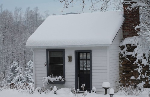 Batesville Cottage | Cozy Cottage Perfect for a Charming Charlottesville