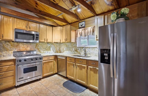 Brownfield Cottage | Cozy Cottage - Perfect Private Getaway.