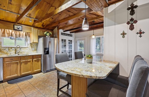 Brownfield Cottage | Cozy Cottage - Perfect Private Getaway.